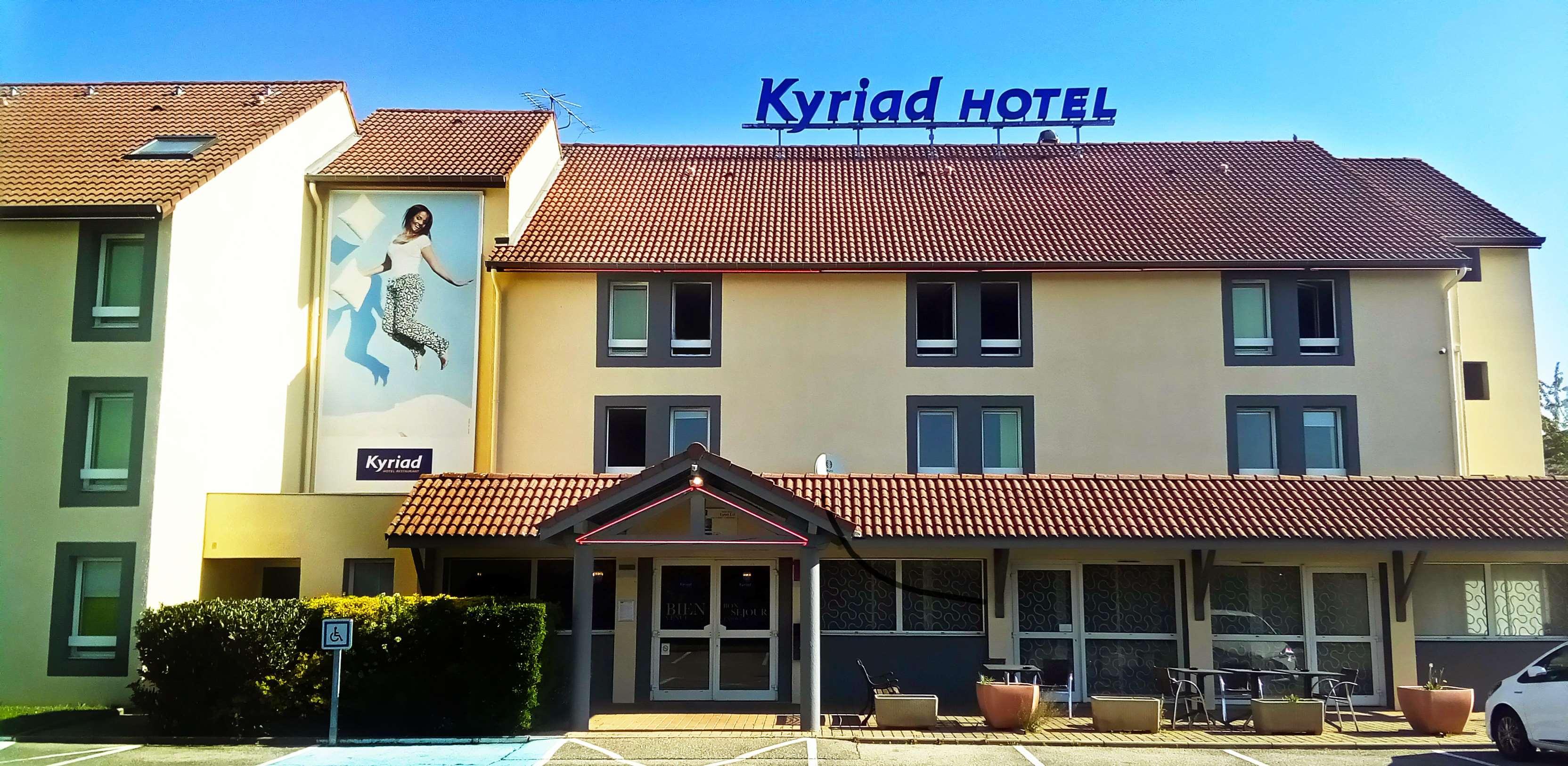 Kyriad Lyon Est - Saint Bonnet De Mure Dış mekan fotoğraf
