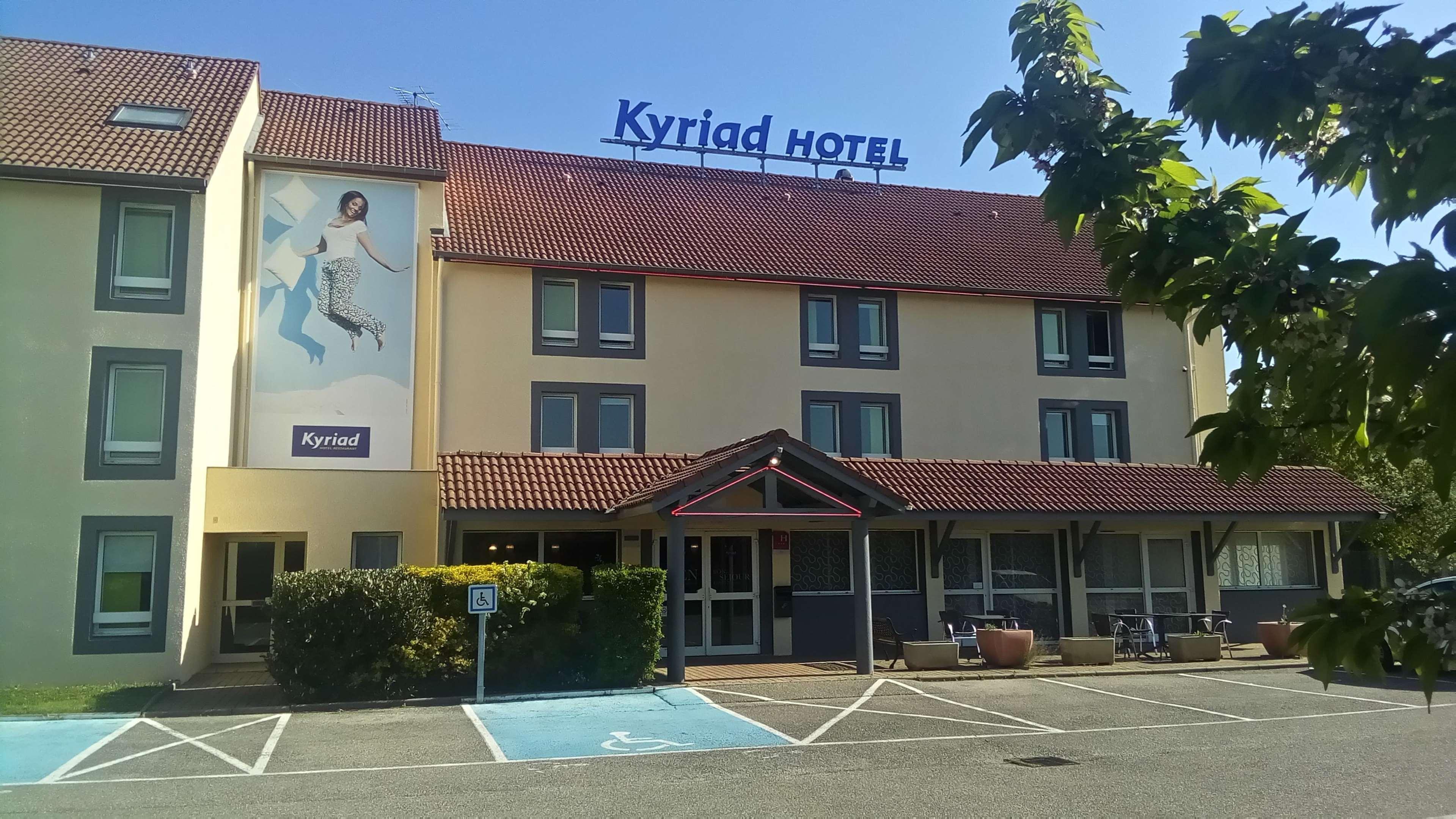 Kyriad Lyon Est - Saint Bonnet De Mure Dış mekan fotoğraf