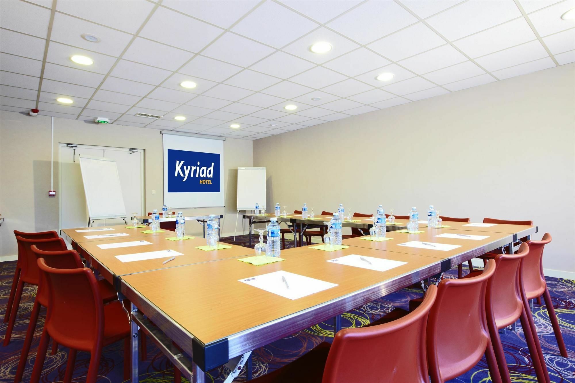 Kyriad Lyon Est - Saint Bonnet De Mure Dış mekan fotoğraf